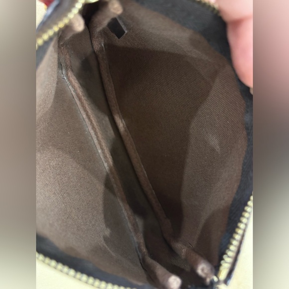 Authentic Louis Vuitton limited edition. Pochette damier ebene travel mini - Picture 2 of 15